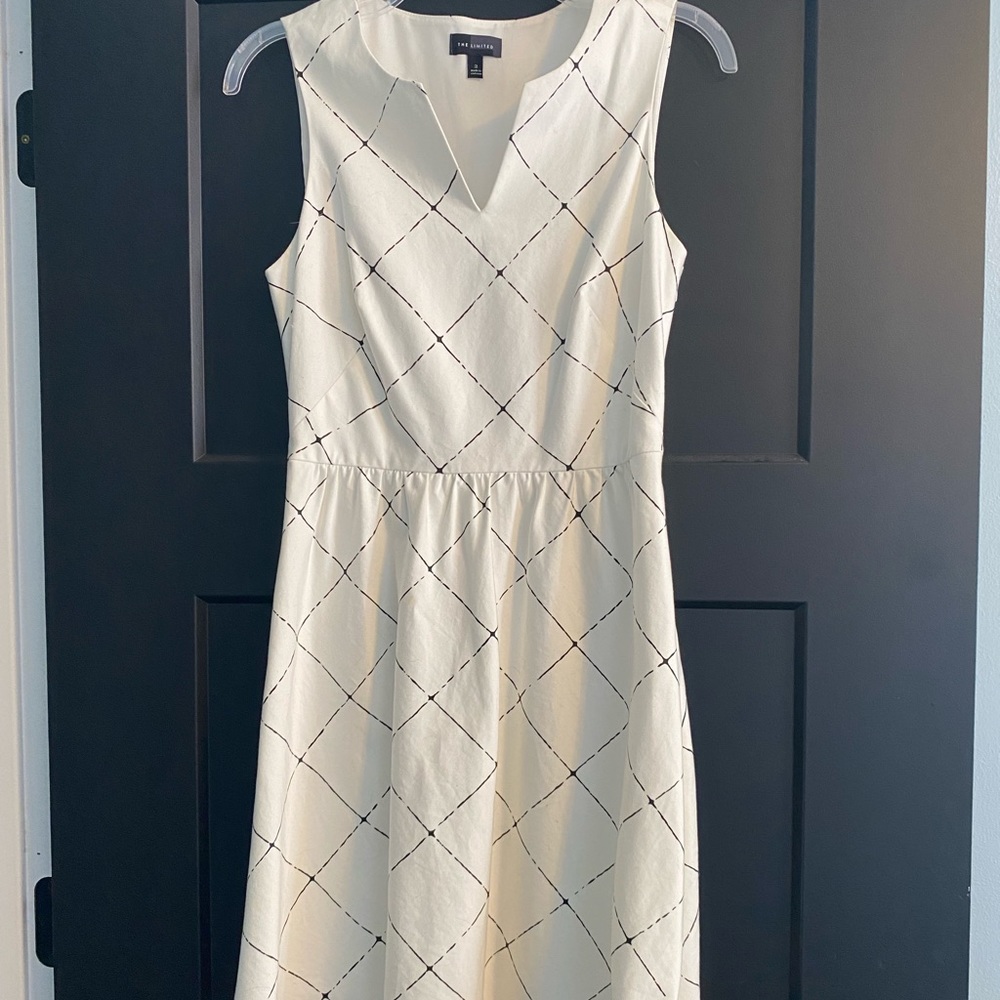 ❌ SOLD ❌THE LIMITED - Women’s Black and White Dress SOLD